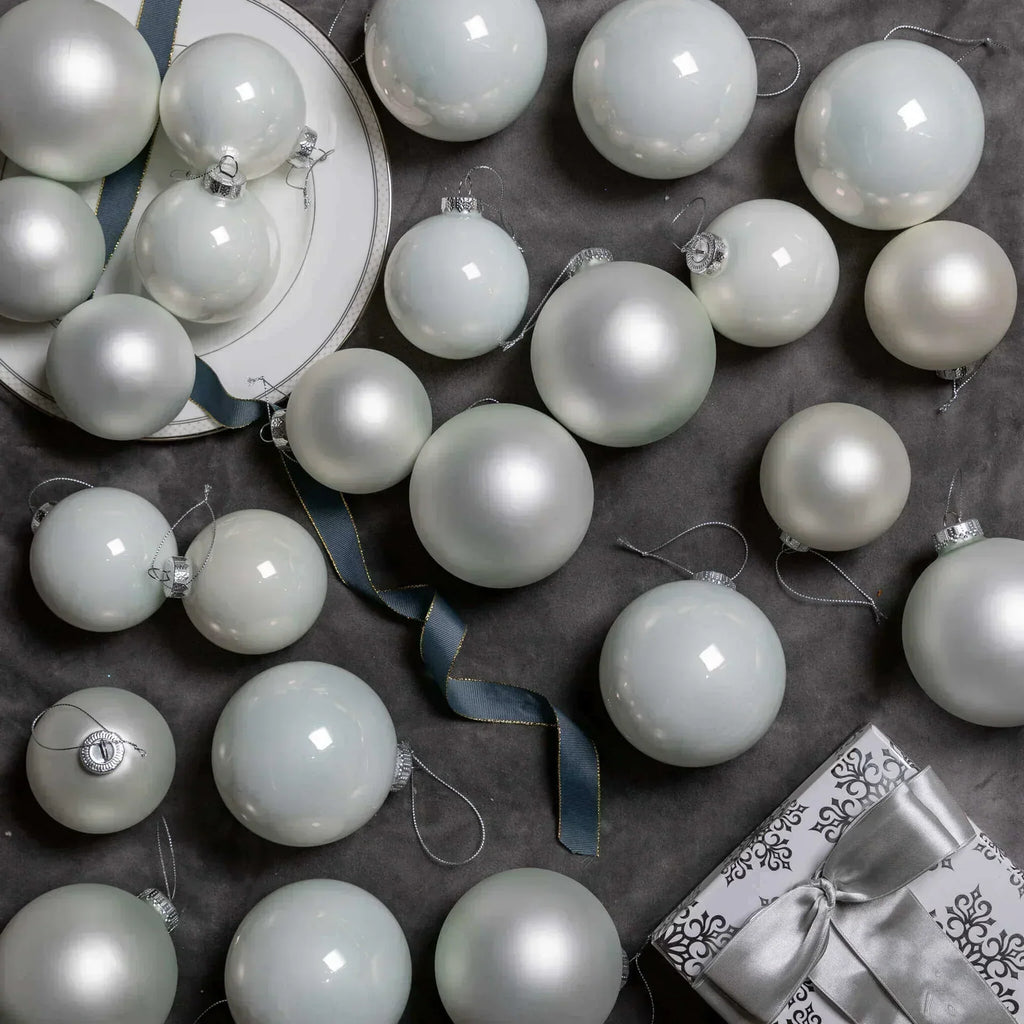 Kit 24 Bolas de Natal 8cm Essenciais (Branca)