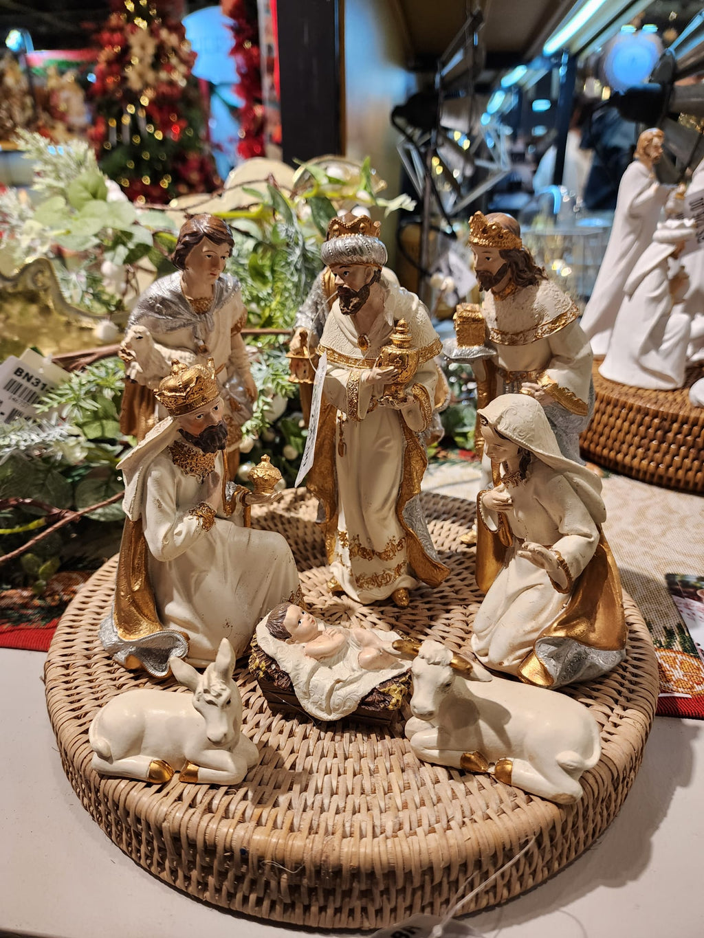 PRESÉPIO EM RESINA DOURADO 9 PÇS