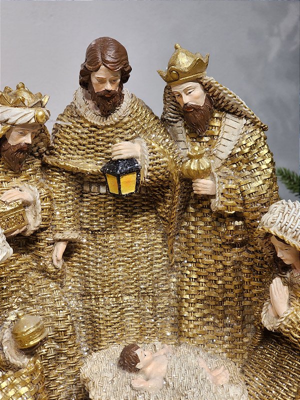 PRESÉPIO EM RESINA DOURADO